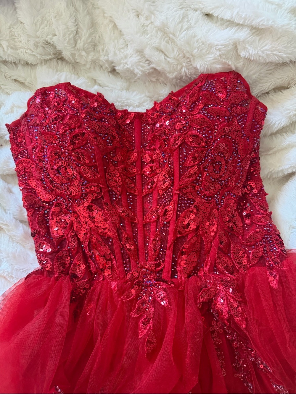 Glamorous Red Tiered Tulle Prom Gown with Sequin Bodice - Picture 4 of 6